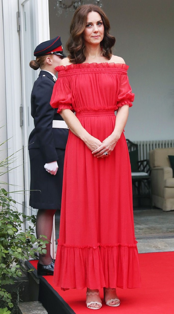 8 lần diện đẹp chuẩn “biên tập viên thời trang” của công nương Kate Middleton 8 lần diện đẹp chuẩn “biên tập viên thời trang” của công nương Kate Middleton