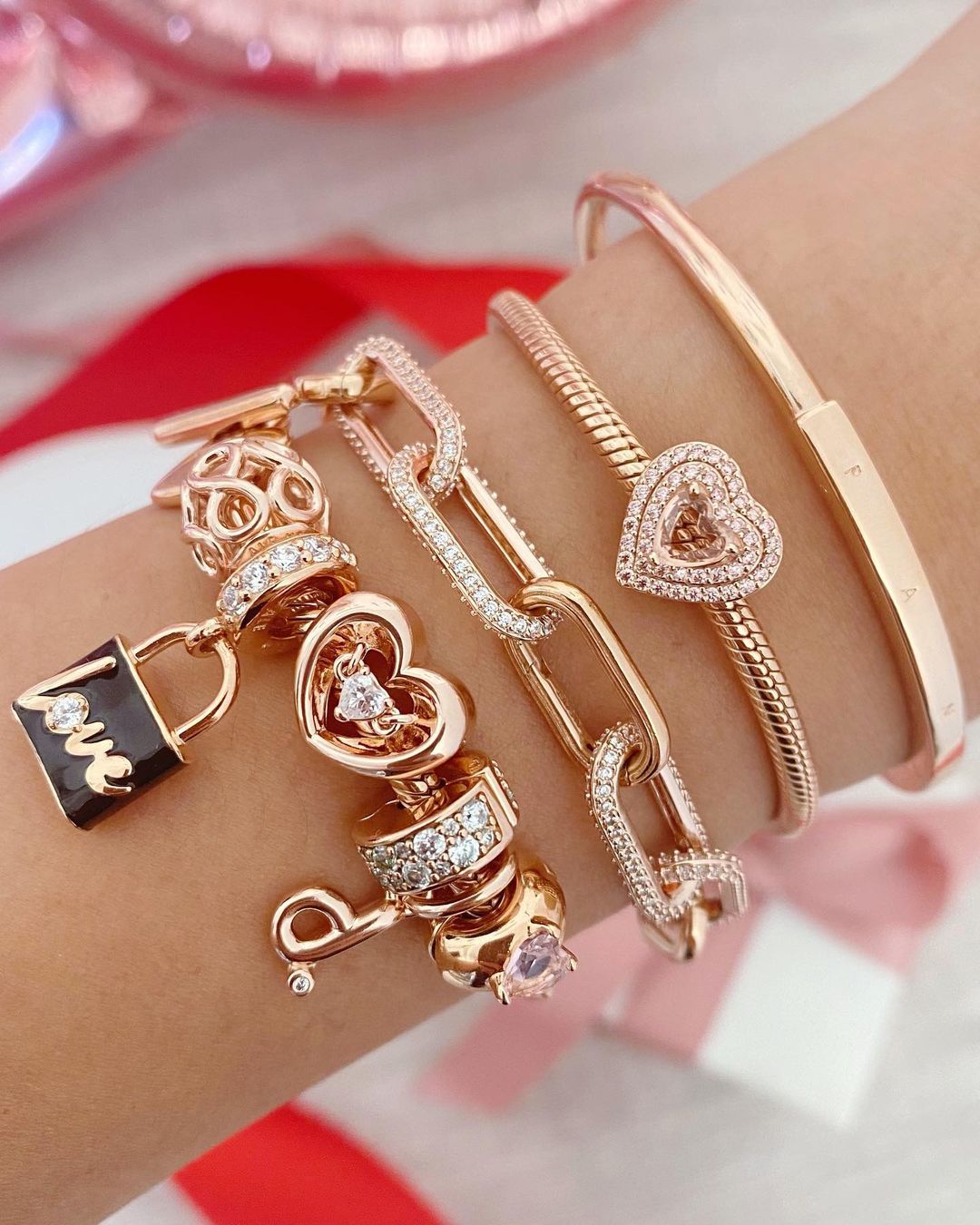 @theofficialpandora charm tình yêu ổ khoá