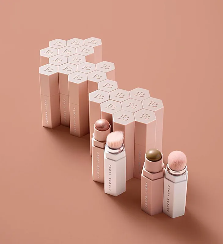 4 điểm khiến Fenty Beauty của Rihanna đánh quật cộng đồng làm đẹp 4 điểm khiến Fenty Beauty của Rihanna đánh quật cộng đồng làm đẹp