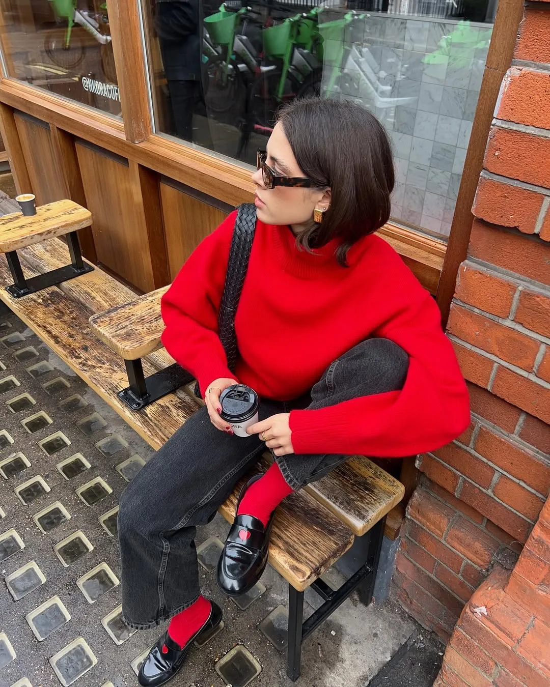 outfit đồ tết đỏ cho năm mới