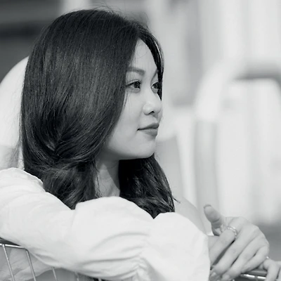 ảnh trắng đen cô gái