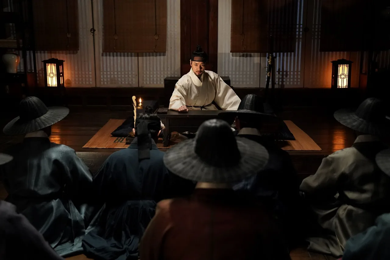Lee Jun Hyuk thủ vai Geum Seong Đại Quân, người con thứ 6 của Vua Sejong và là chú của Vua Danjong.