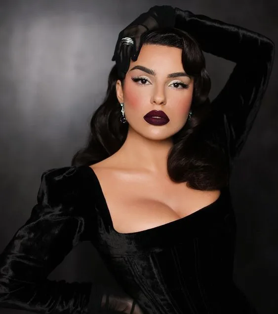 trang điểm vintage cá tính