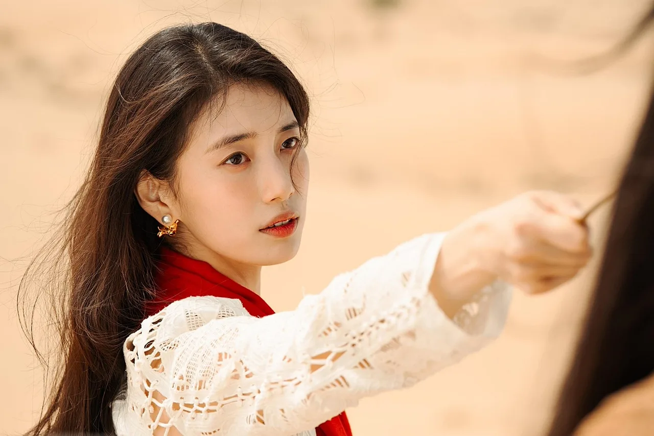 Bae Suzy vai Ka Young trong Genie Make a Wish