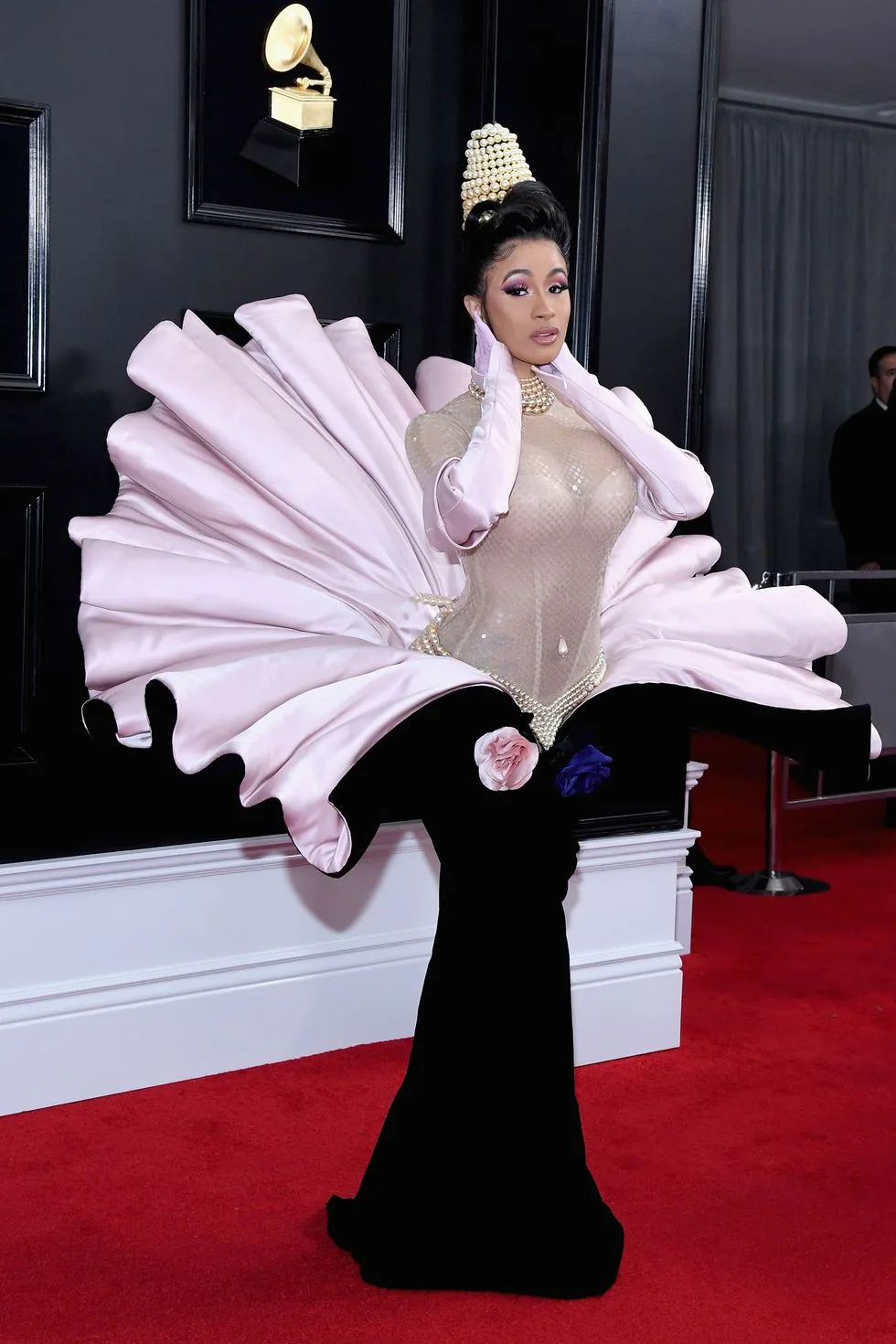 những bộ cánh gây tranh cãi nhất thảm đỏ Grammy 2019 16