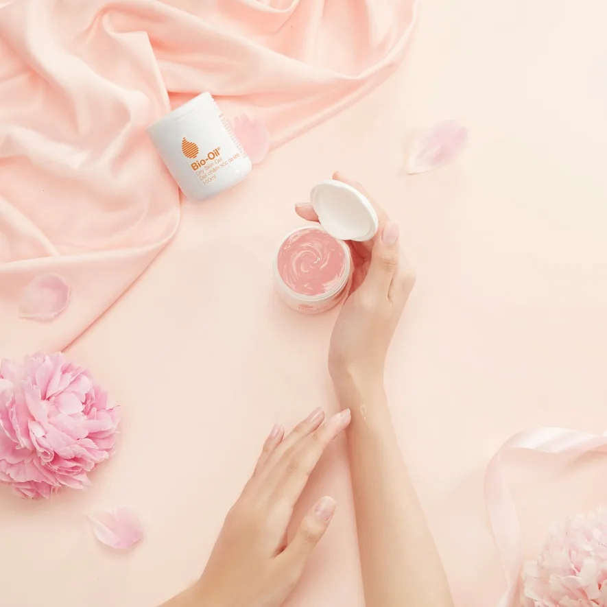 dưỡng ẩm cho da với bio-oil