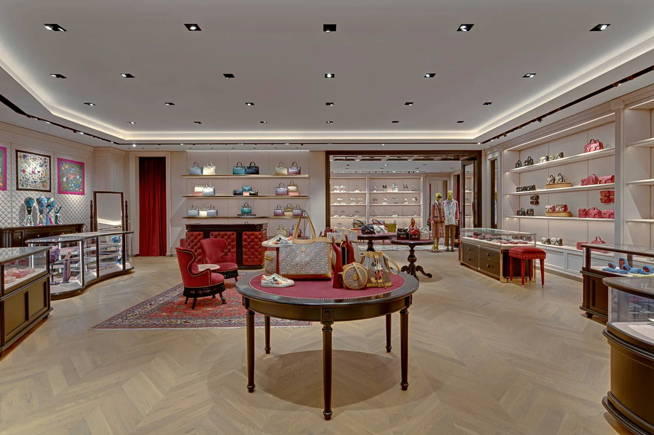 Tầng một của cửa hàng Gucci Tràng Tiền Plaza với không gian rộng lớn