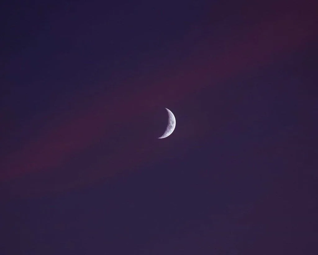 Pha mặt trăng - Waxing Cresent Moon