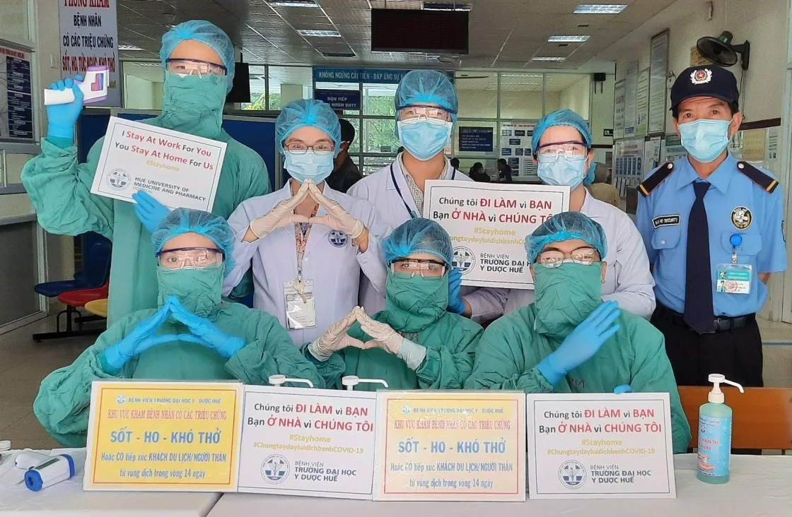 các bác sĩ nêu thông điệp về việc cách ly tại nhà