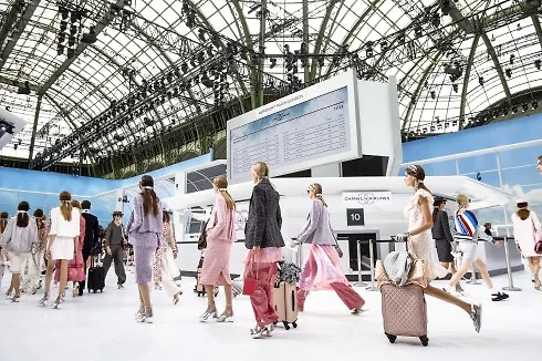Chanel luôn luôn là điểm sáng của tuần lễ thời trang Paris.
