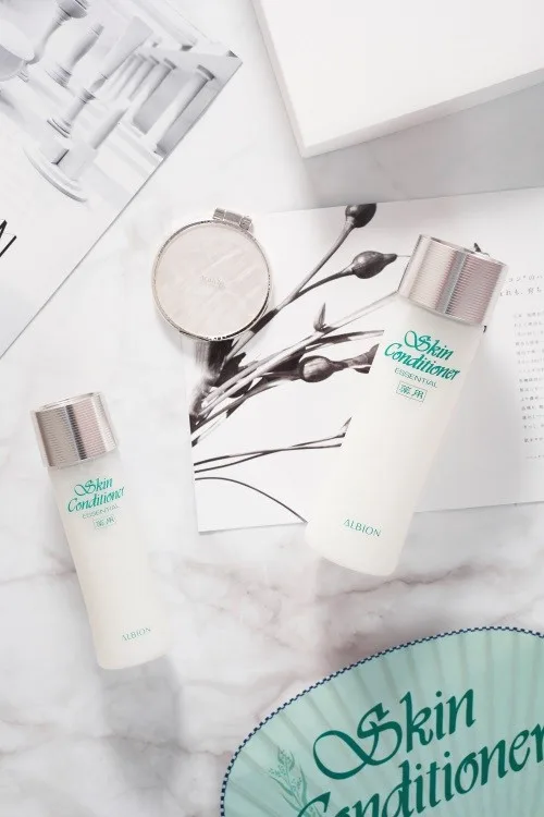 Huyền thoại nước dưỡng Skin Conditioner. Huyền thoại nước dưỡng Skin Conditioner.