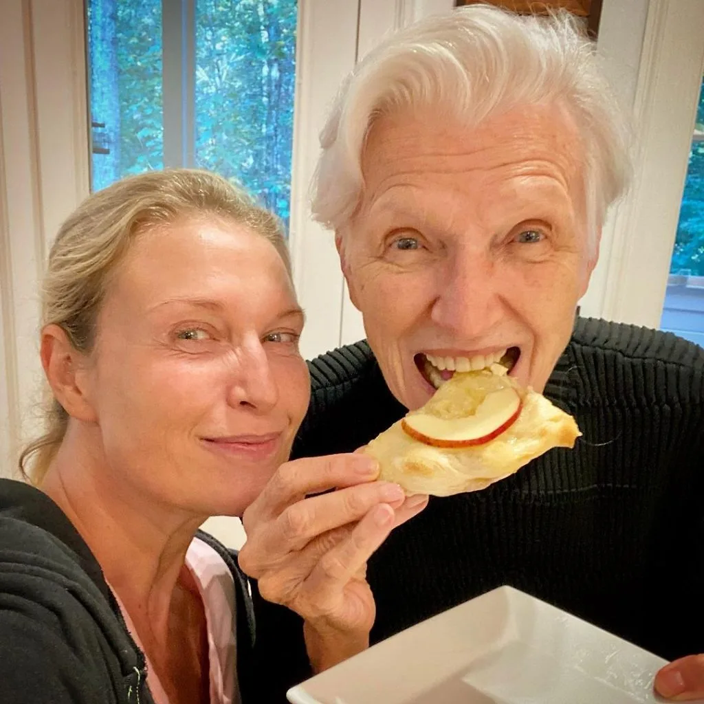 Maye Musk thường tránh ăn ngọt và chỉ ăn vào cheat day Maye Musk thường tránh ăn ngọt và chỉ ăn vào cheat day