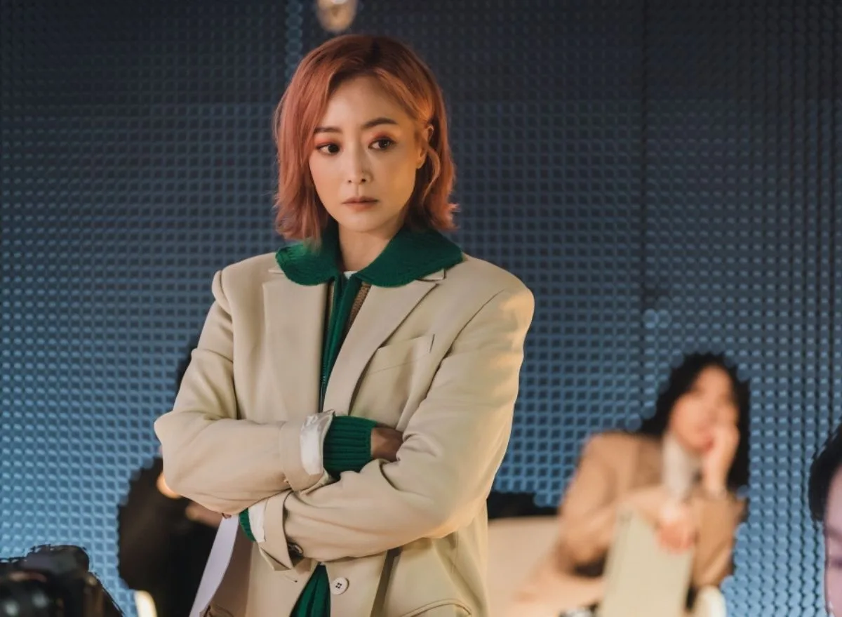 Nữ chính phim Tomorrow sử dụng trông son trầm nhằm tăng thêm nét cool ngầu và cá tính. Nữ chính phim Tomorrow sử dụng trông son trầm nhằm tăng thêm nét cool ngầu và cá tính.