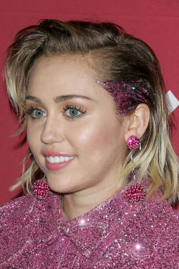15 mái tóc và chuyện tình yêu của miley cyrus 15 mái tóc và chuyện tình yêu của miley cyrus
