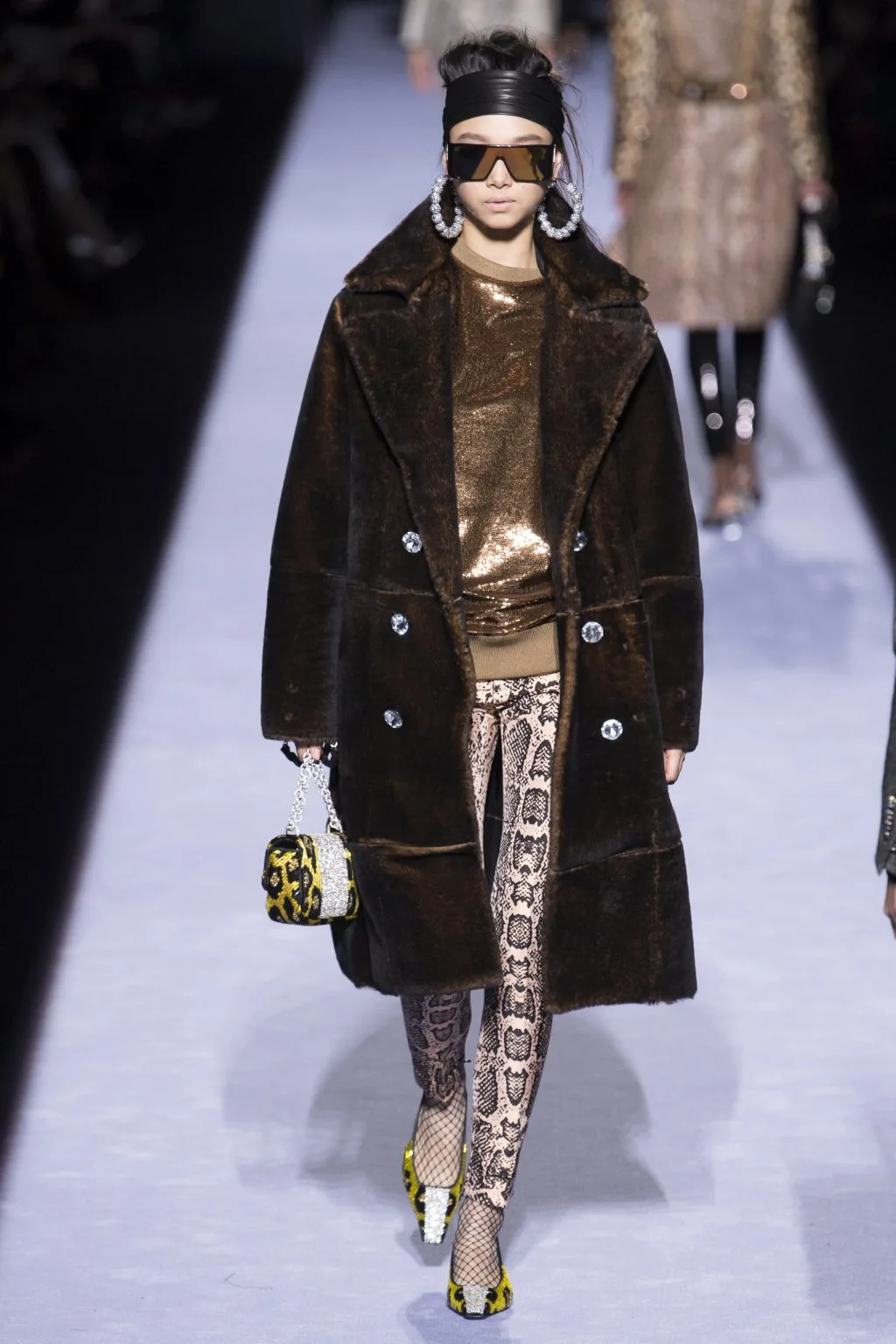 Thương hiệu Tom Ford Ready-to-wear Thu 2018: Thời đại hoàng kim thập niên 80 Thương hiệu Tom Ford Ready-to-wear Thu 2018: Thời đại hoàng kim thập niên 80