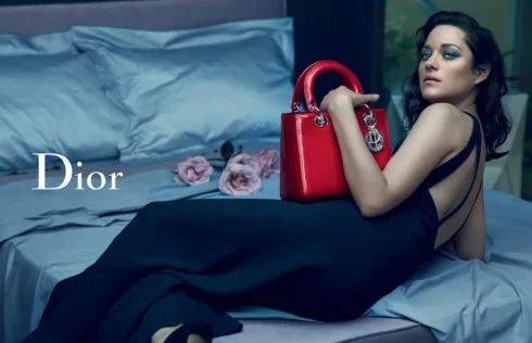 Nữ diễn viên Marion Cotillard trong chiến dịch quảng bá của Dior.