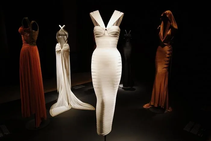 Nhà thiết kế đại tài Azzedine Alaïa qua đời Nhà thiết kế đại tài Azzedine Alaïa qua đời