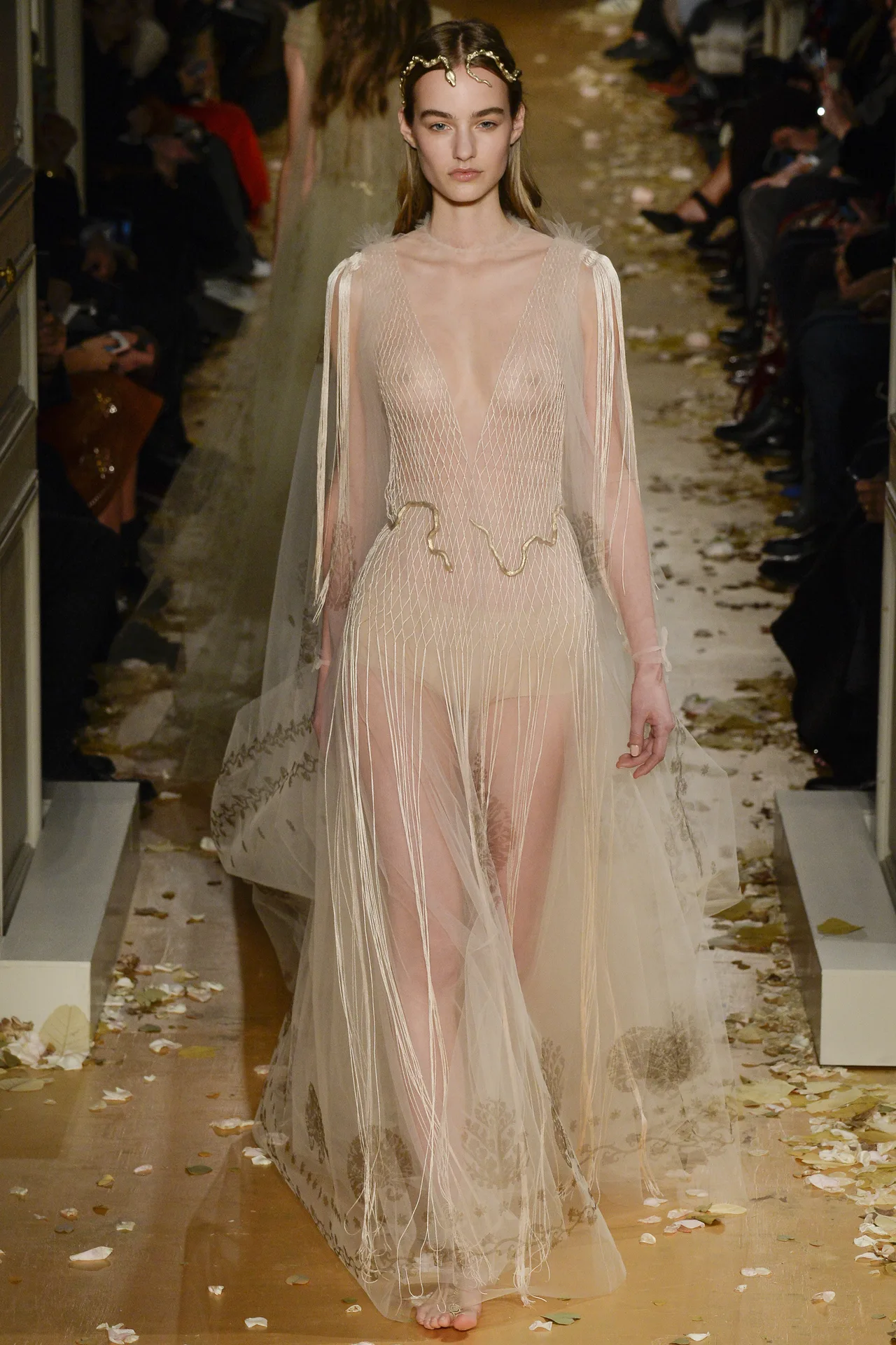 valentino-spring2016-ellevietnam(22)