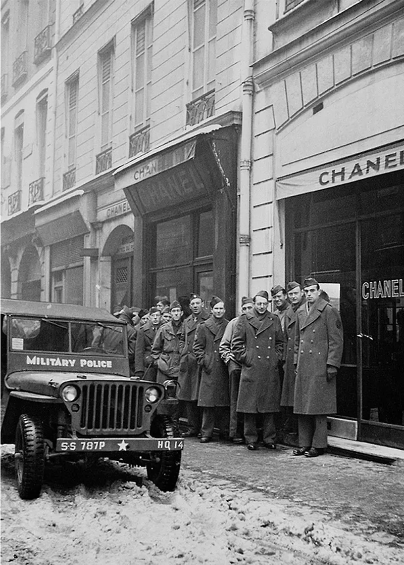 COCO CHANEL và 5 bài học về phong cách có giá trị trường tồn theo thời gian COCO CHANEL và 5 bài học về phong cách có giá trị trường tồn theo thời gian