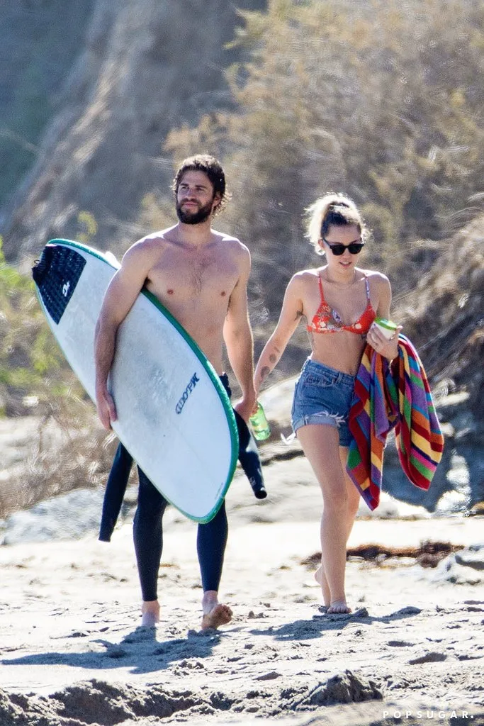 Mẹ Miley Cyrus lấp lửng về việc đính hôn của con gái