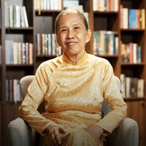 TS Bùi Trân Phượng