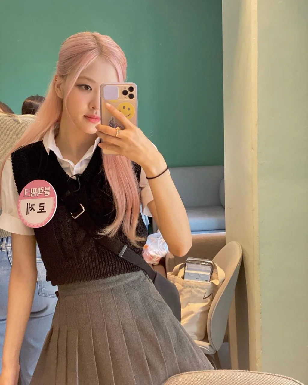 Rosé với mái tóc hồng. Rosé với mái tóc hồng.