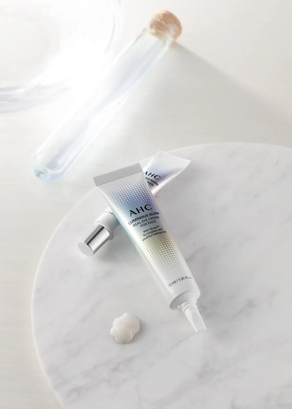 Sản phẩm AHC Luminous Glow Eye Cream For Face Sản phẩm AHC Luminous Glow Eye Cream For Face