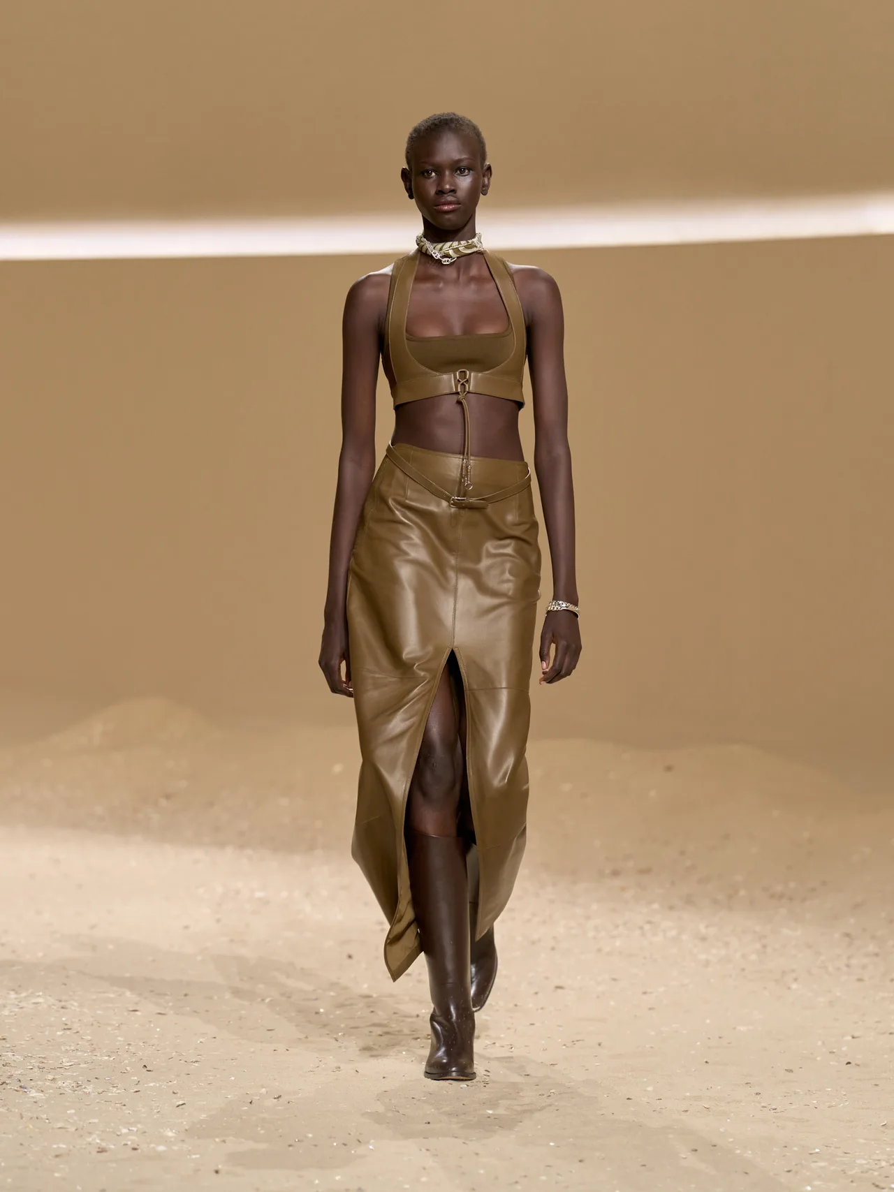 thiết kế váy da Hermès