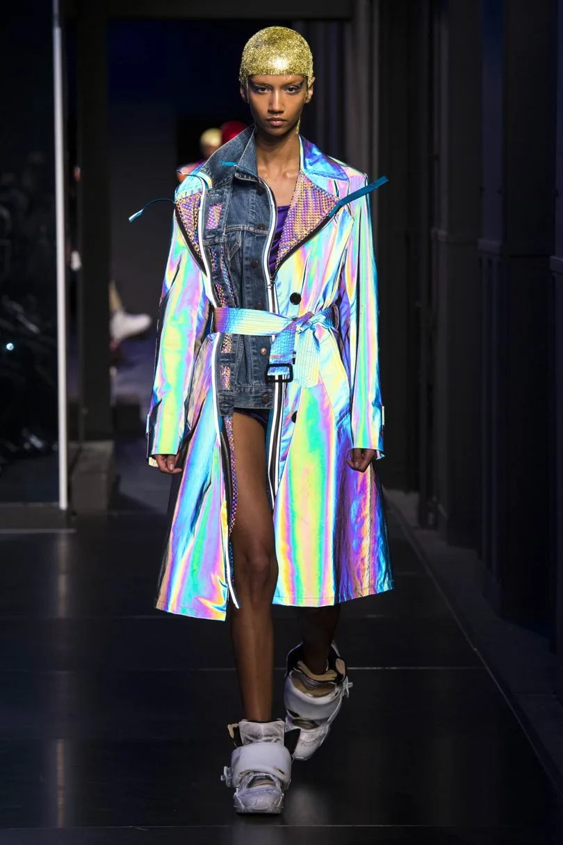 BST thời trang Maison Margiela Xuân 2018 Couture: Cảm hứng vị lai thống trị sàn diễn BST thời trang Maison Margiela Xuân 2018 Couture: Cảm hứng vị lai thống trị sàn diễn