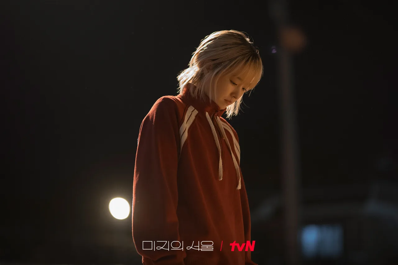 elle-10-cau-noi-our-unwritten-seoul (3)
