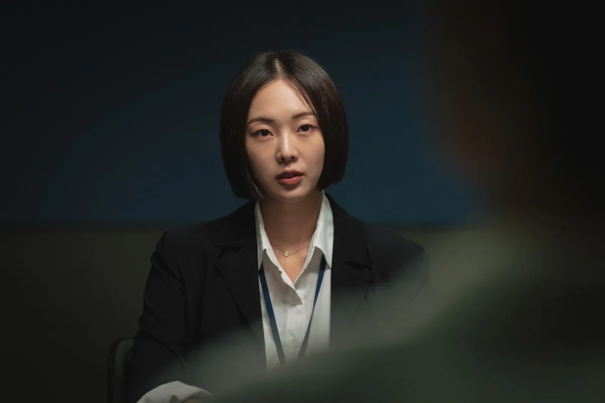 Geum Sae Rok trong vai công tố viên Cha Yi Yeon, phim Hoa Máu
