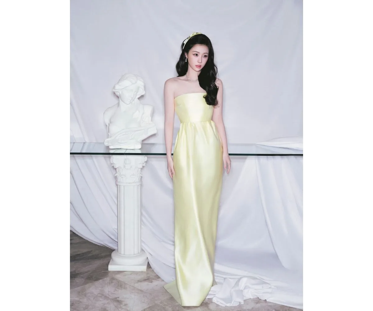 Ngu Thư Hân diện váy lụa vàng pastel, toát lên vẻ đẹp nhẹ nhàng và trang nhã