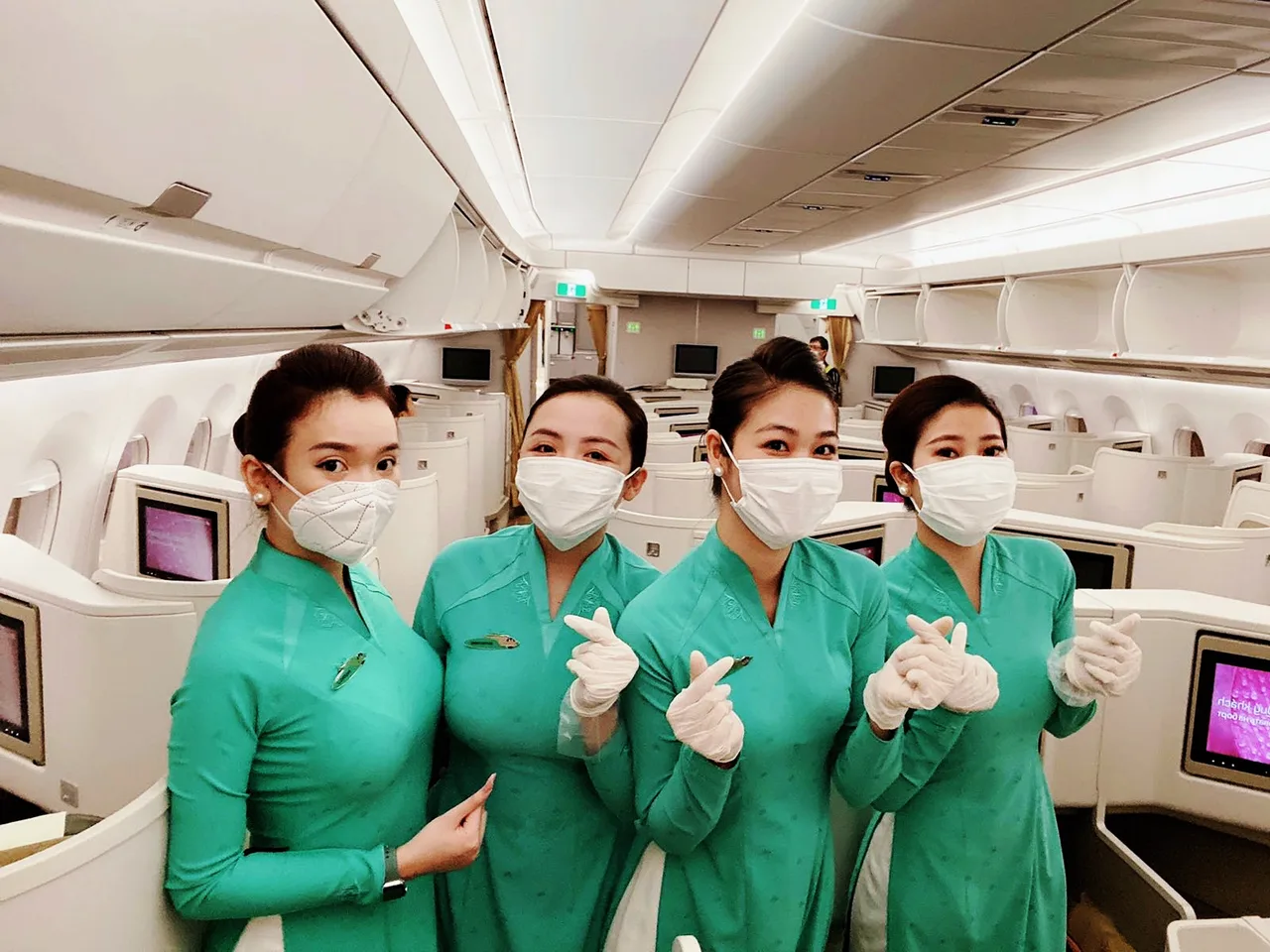 nữ tiếp viên hàng không