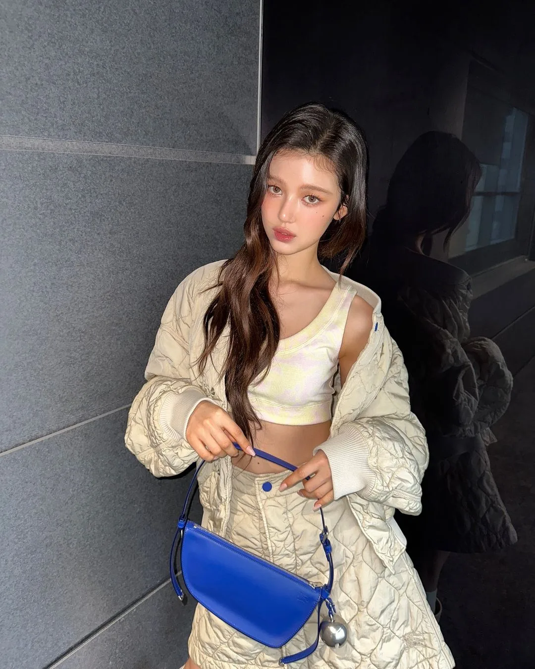 newjeans_official diện màu xanh dương