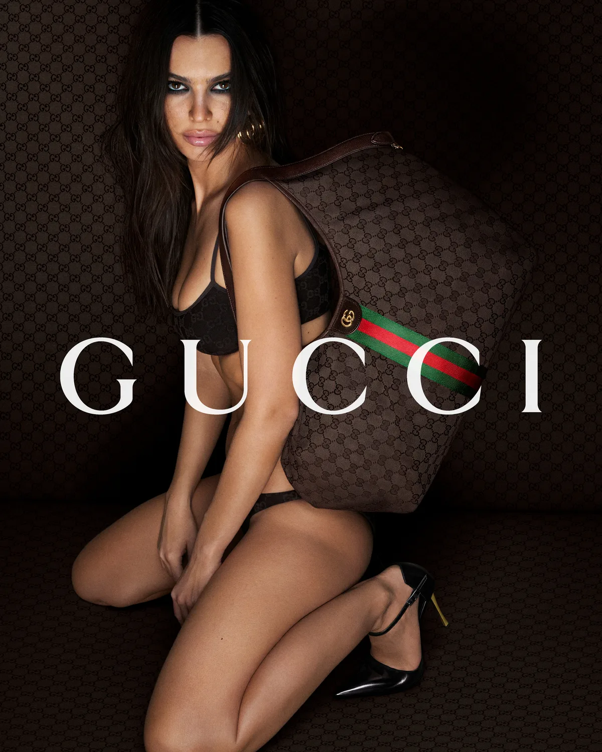 Emily Ratajkowski trong chiến dịch "Beauty and the Bag" của Gucci
