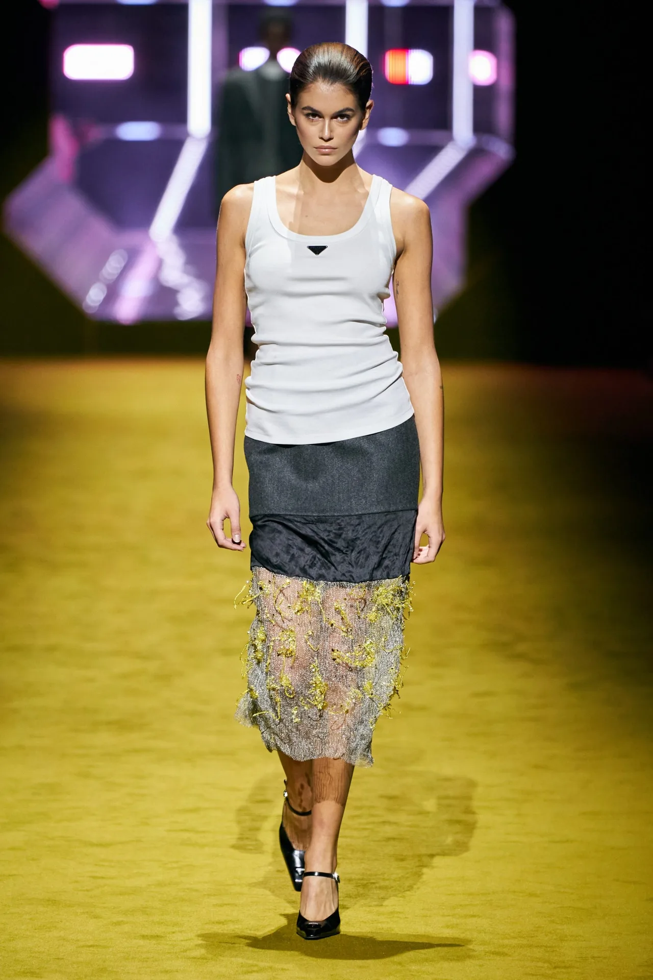 Prada Thu Đông 2022 look 1