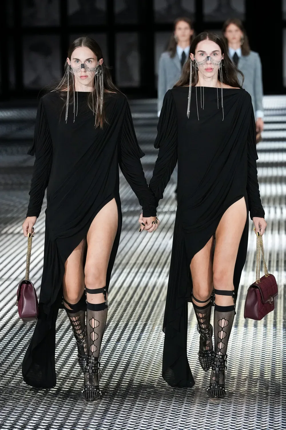 GG xuân hè 2023 look 67