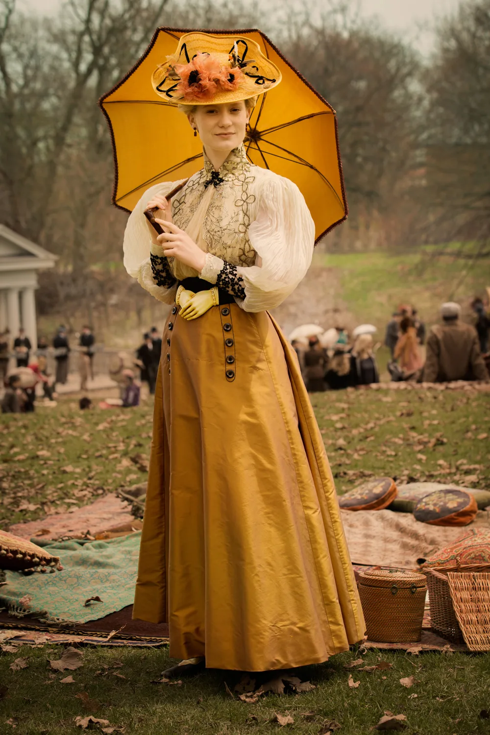 Edith thời trang phim kinh dị Crimson Peak