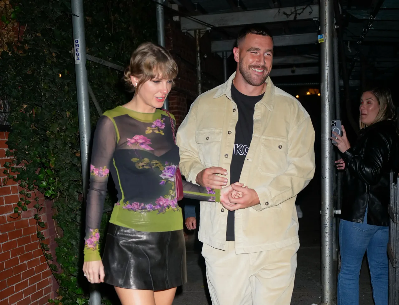 cặp đôi taylor swift travis kelce