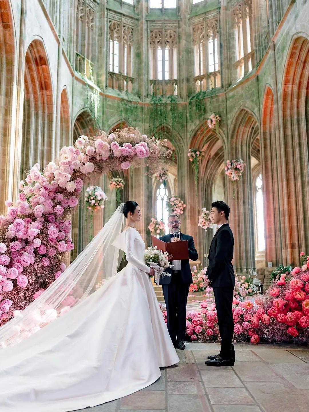 váy cưới Hề Mộng Dao