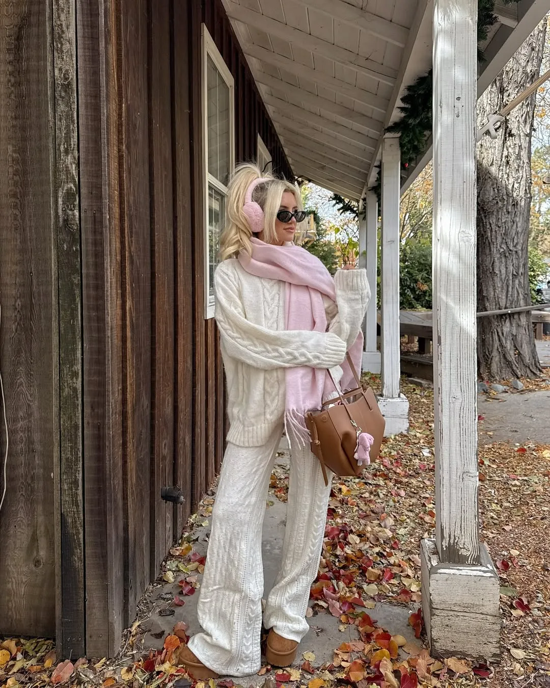 outfit đồ tết màu trắng