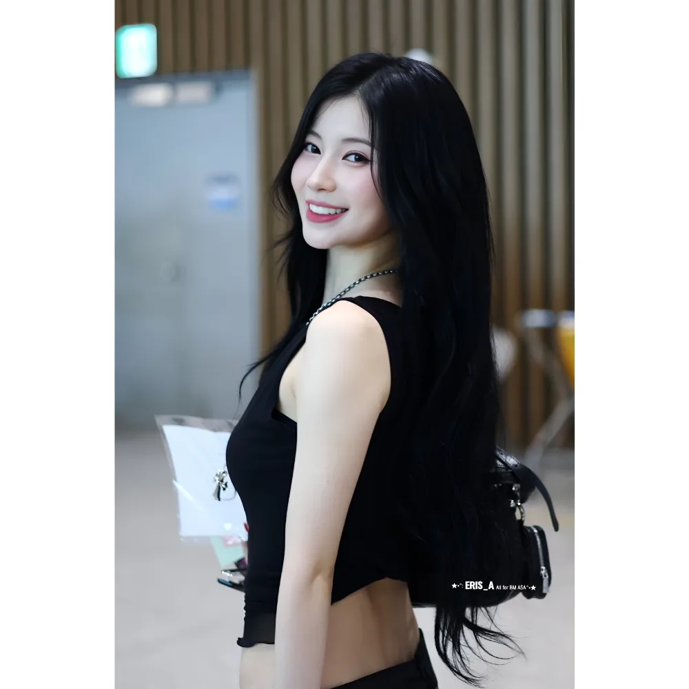 Phong cách trang điểm sân bay của Asa (BabyMonster).