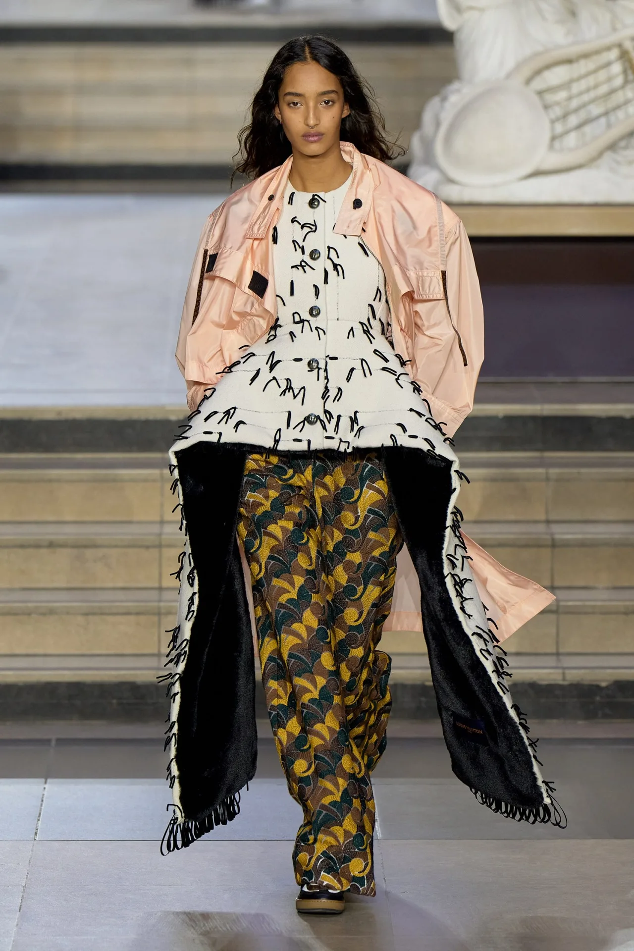 Louis Vuitton Thu Đông 2022 look 9