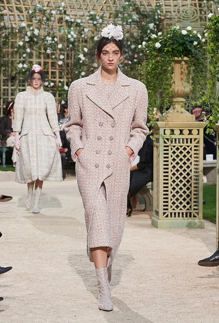 BST thời trang Chanel Xuân 2018 Couture: Mùa xuân của một triều đại mới BST thời trang Chanel Xuân 2018 Couture: Mùa xuân của một triều đại mới