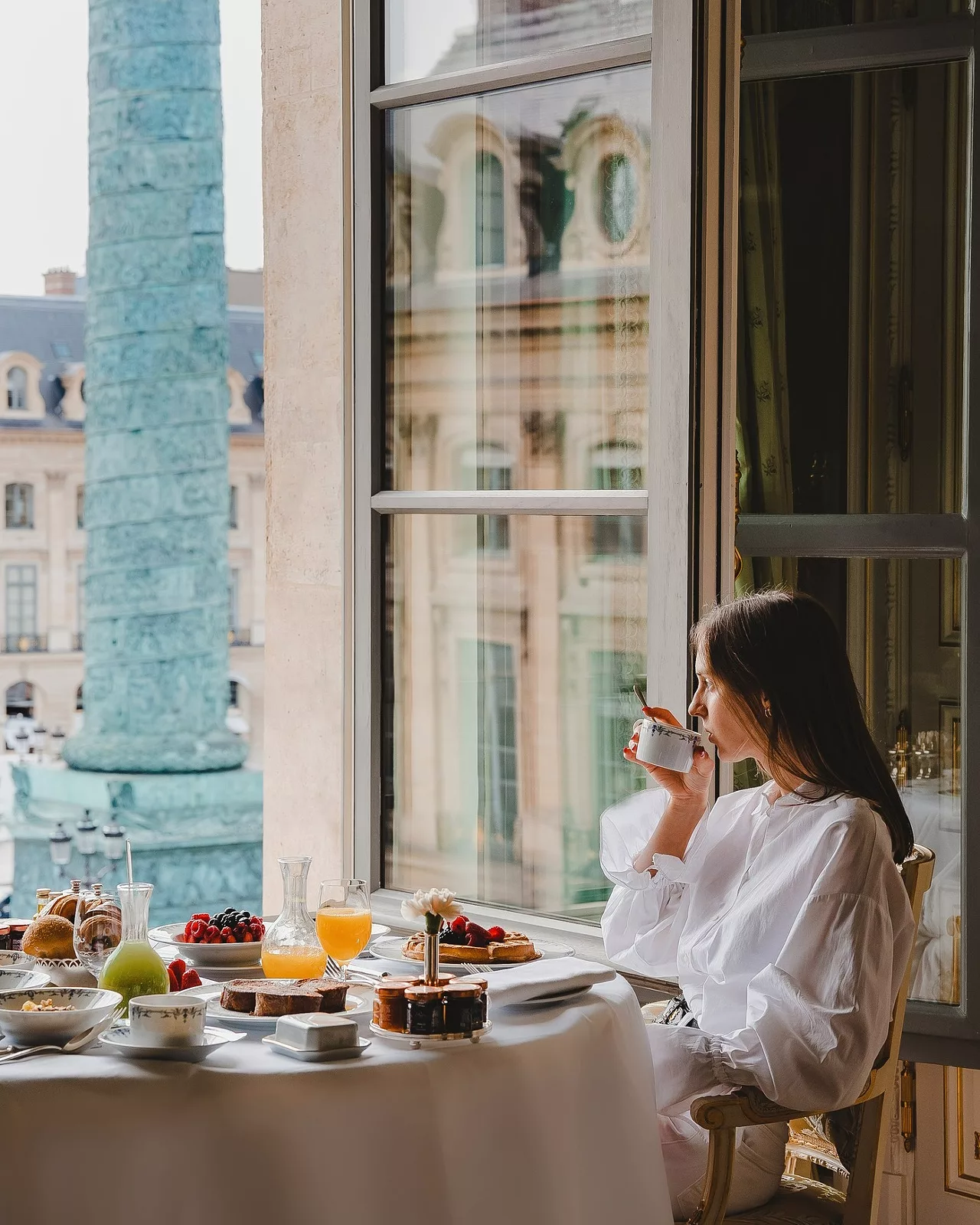 tận hưởng buổi sáng sang chảnh tại khách sạn Ritz Paris