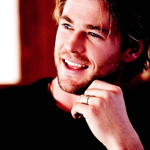 Chris Hemsworth – Gã thợ săn lém lỉnh