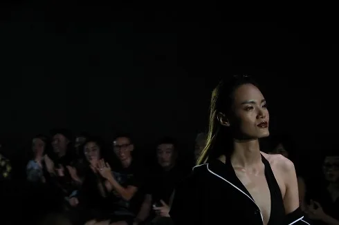 chuyen hau truong vietnam designer fashion week_ellevietnam1 (3)