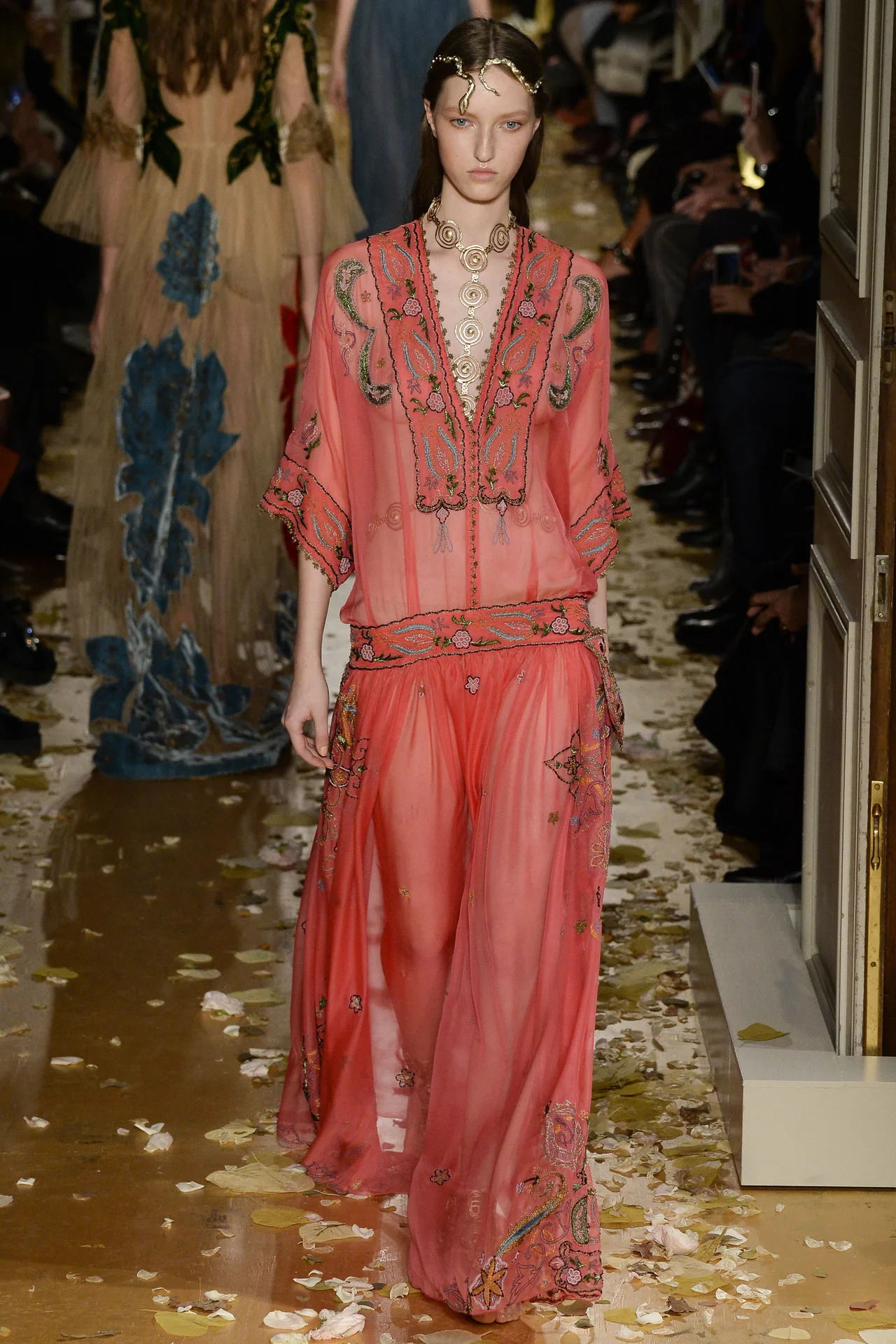 valentino-spring2016-ellevietnam(13)