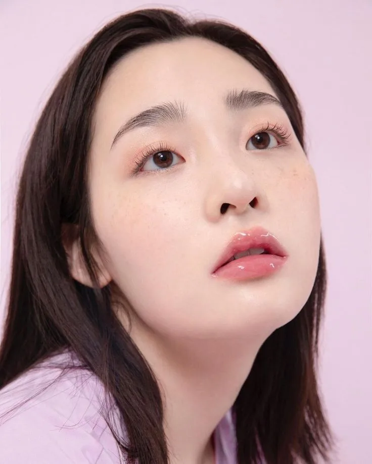 Màu son glossy xu hướng cho mùa Đông Màu son glossy xu hướng cho mùa Đông
