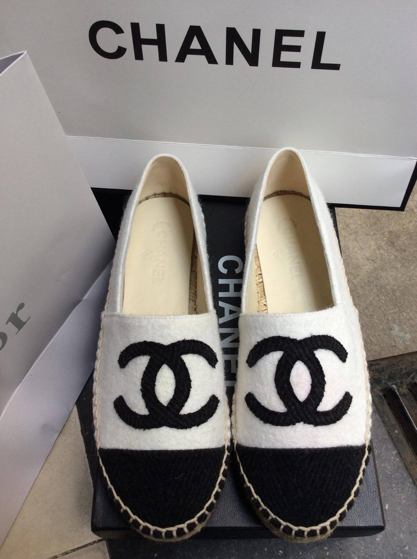 Giày Espadrilles